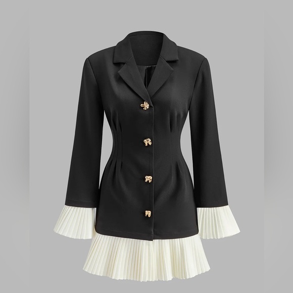 Commense V-Neck Two-Tone Pleated Button Dress - Picture 10 of 16